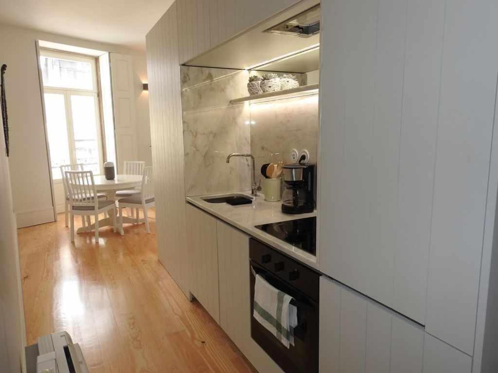 Oporto Delight 1 Luxury Apartment In Historic Center With Balcony Max 4 P Porto Exterior foto